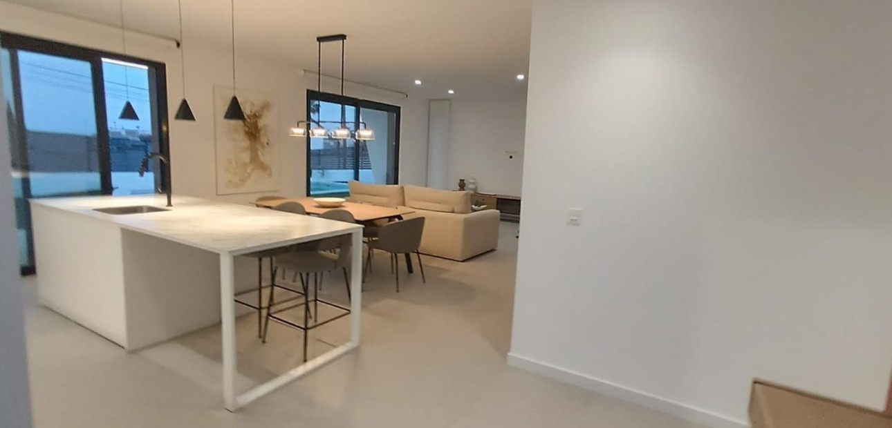 Herverkoop - Villa -
Ciudad quesada - Costa blanca sur