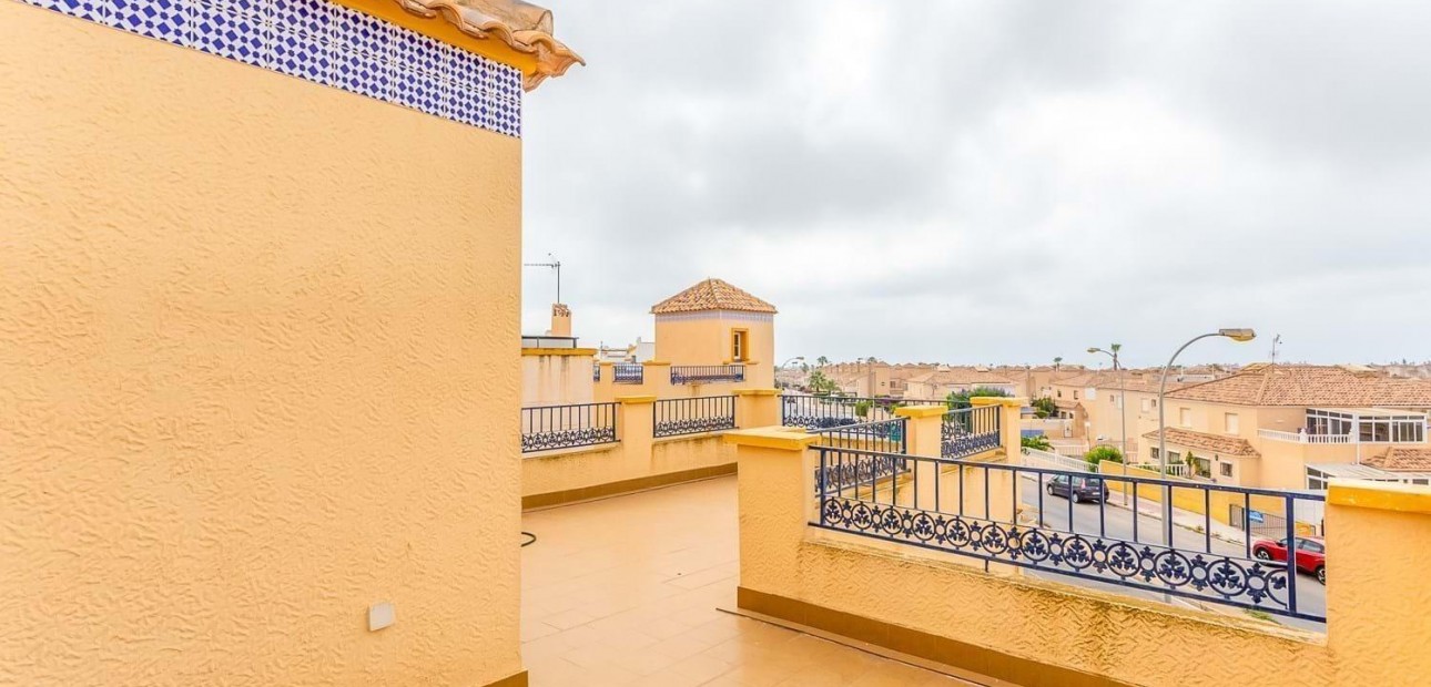 Venta - Villa -
Orihuela Costa - Los Almendros-La Florida