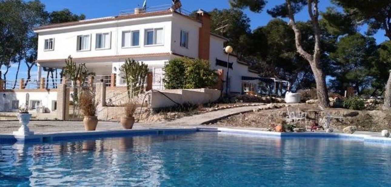 Sale - Country House -
Torrevieja - Los balcones