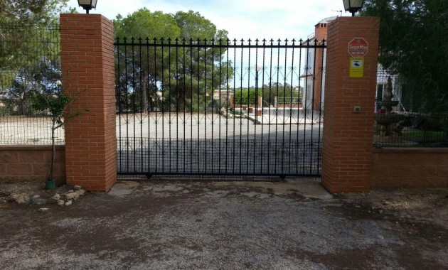 Sale - Country House -
Torrevieja - Los balcones