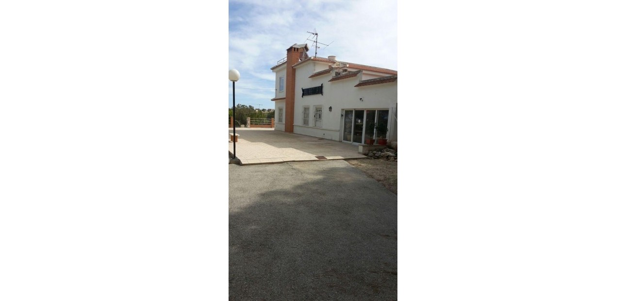 Sale - Country House -
Torrevieja - Los balcones