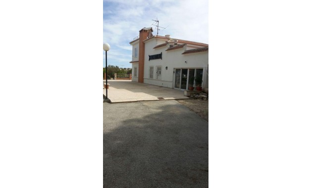 Sale - Country House -
Torrevieja - Los balcones