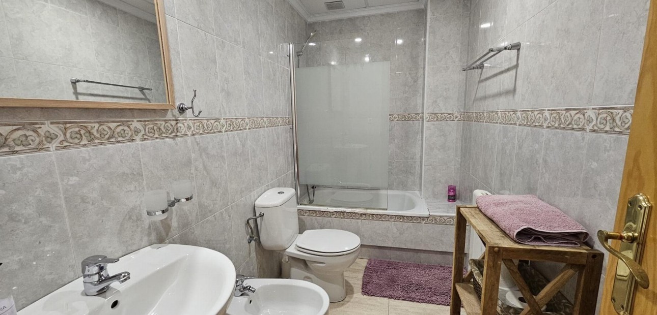 Herverkoop - Appartement / flat -
Torrevieja - Centro