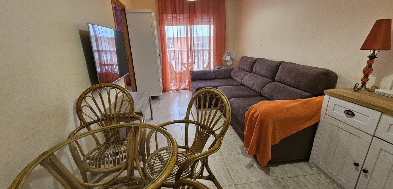 Herverkoop - Appartement / flat -
Torrevieja - Centro