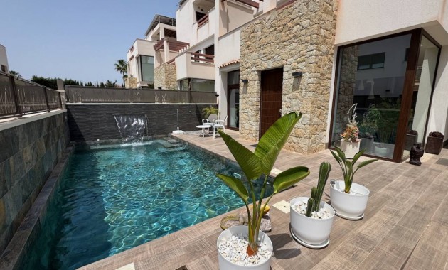 Venta - Villa -
Ciudad Quesada