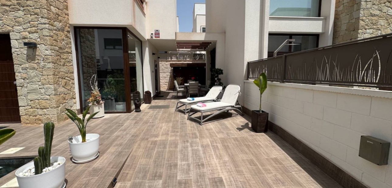 Venta - Villa -
Ciudad Quesada