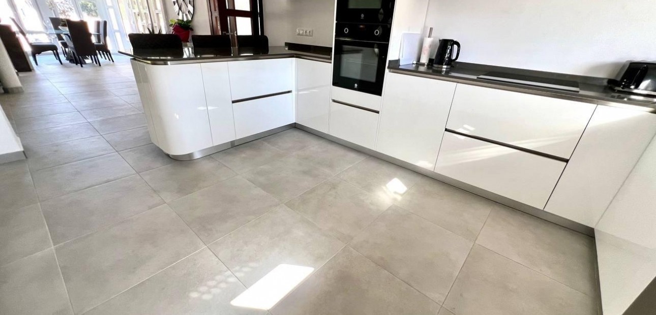 Venta - Villa -
Torrevieja - Centro
