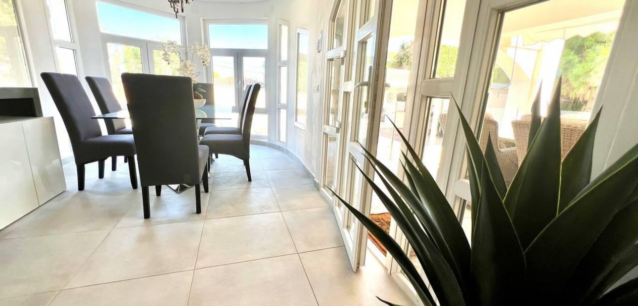 Venta - Villa -
Torrevieja - Centro
