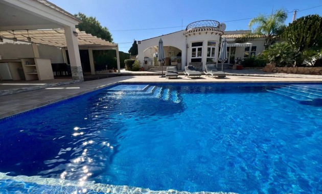 Venta - Villa -
Torrevieja - Centro