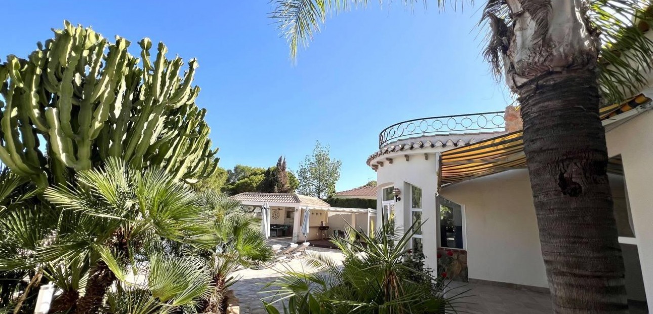 Venta - Villa -
Torrevieja - Centro