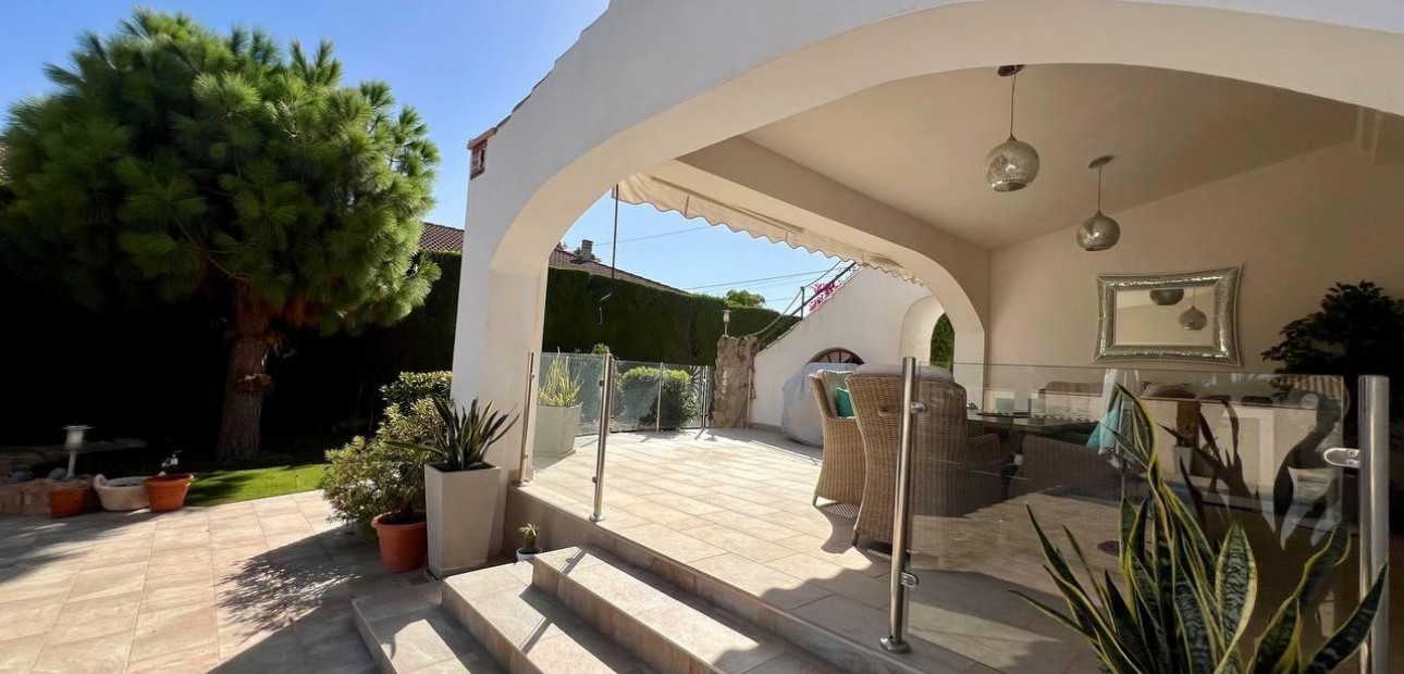 Venta - Villa -
Torrevieja - Centro
