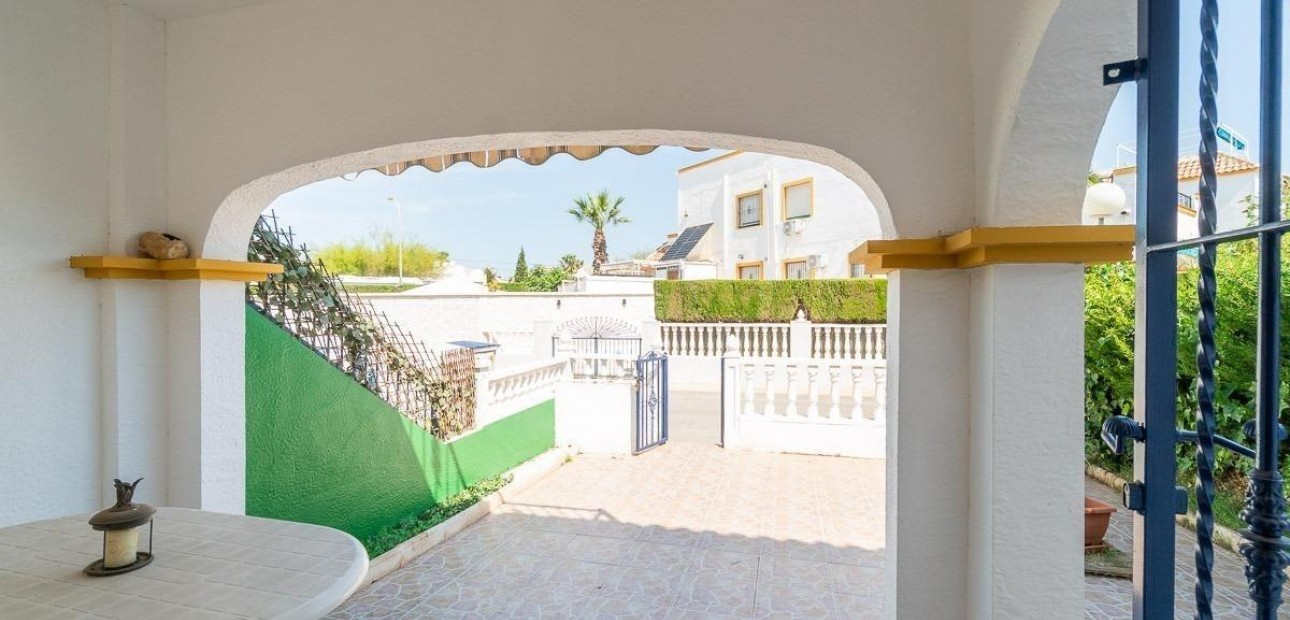 Herverkoop - Bungalow -
Orihuela Costa - Los Almendros-La Florida