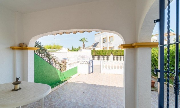 Herverkoop - Bungalow -
Orihuela Costa - Los Almendros-La Florida