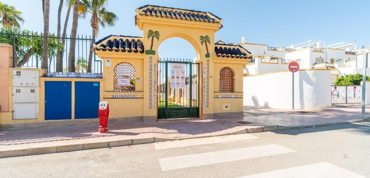 Herverkoop - Bungalow -
Orihuela Costa - Los Almendros-La Florida