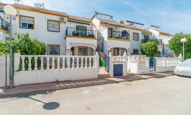 Herverkoop - Bungalow -
Orihuela Costa - Los Almendros-La Florida