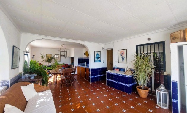 Sale - Masia -
La marina - La Marina
