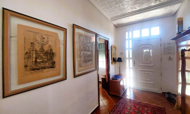Sale - Masia -
La marina - La Marina