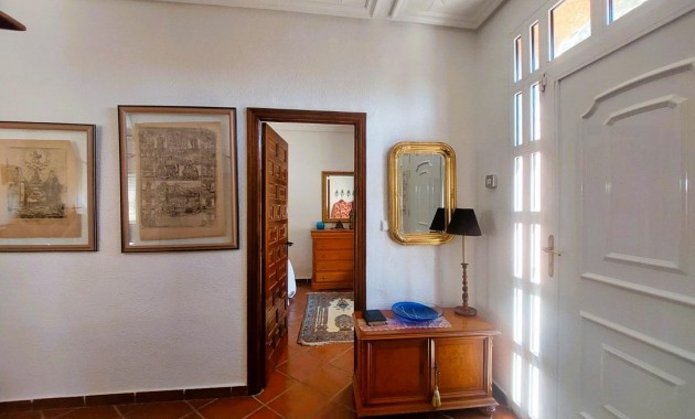 Sale - Masia -
La marina - La Marina
