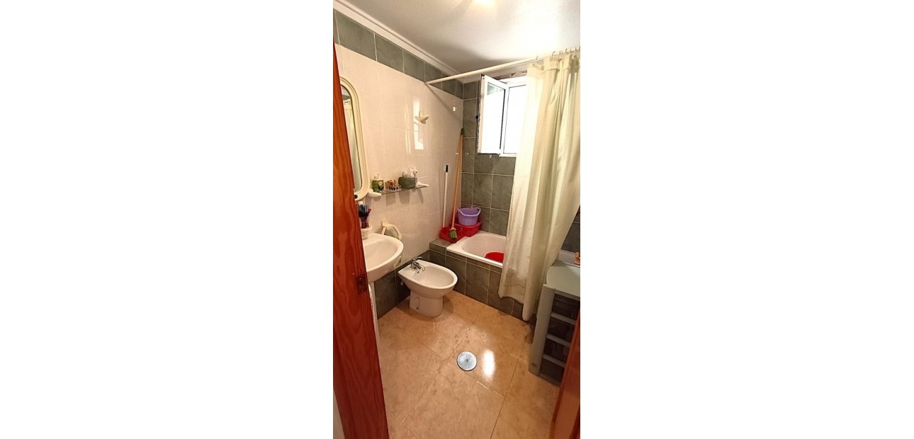 Herverkoop - Appartement / flat -
Torrevieja - torrevieja
