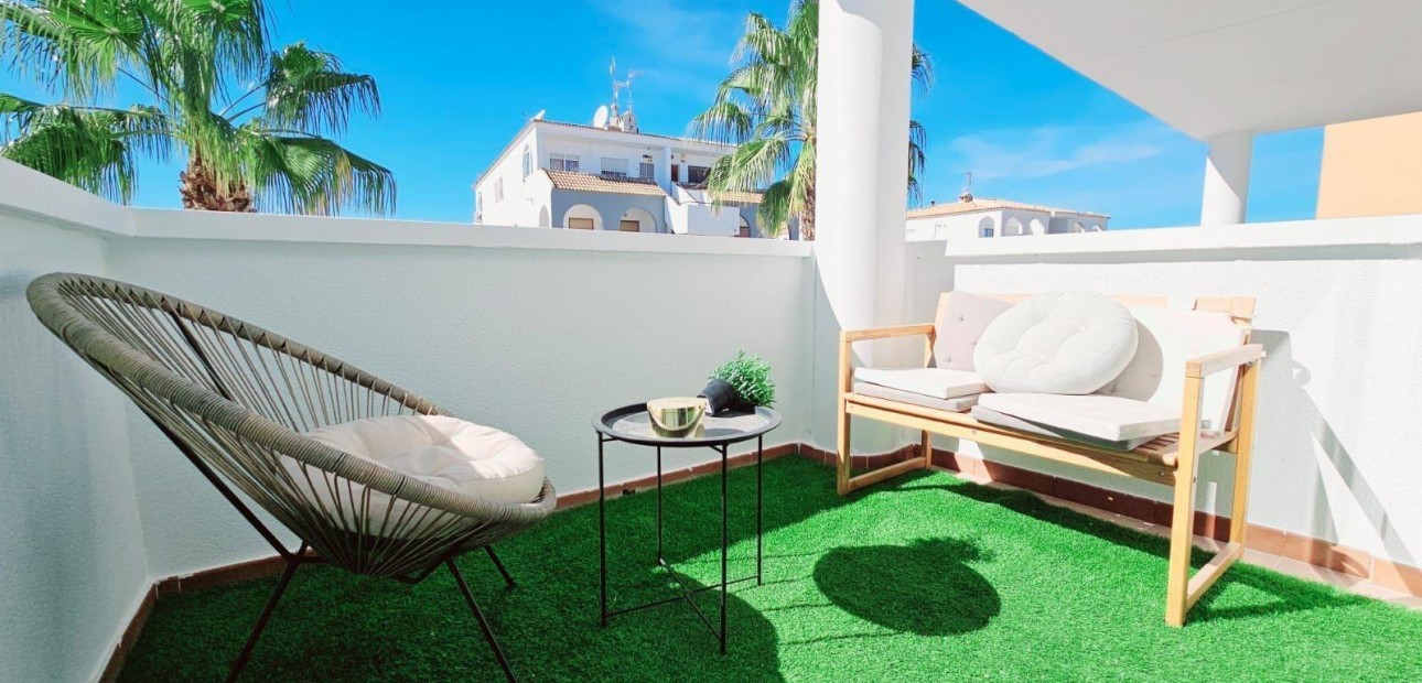 Herverkoop - Appartement / flat -
Torrevieja - Los balcones