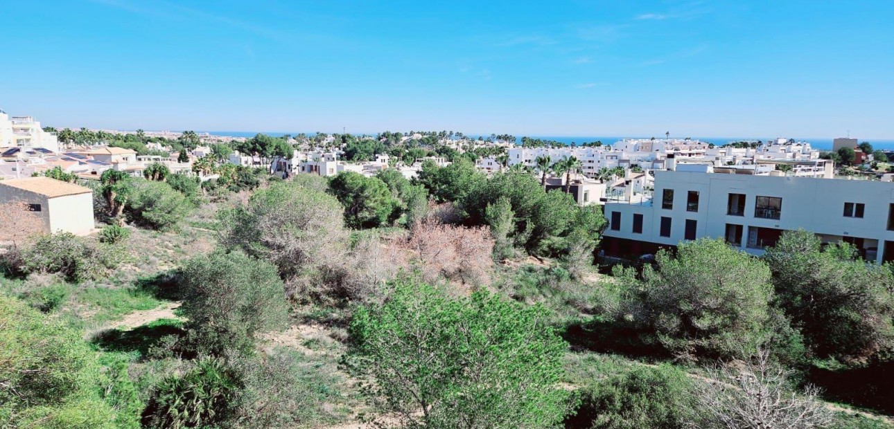 Herverkoop - Appartement / flat -
Torrevieja - Los balcones