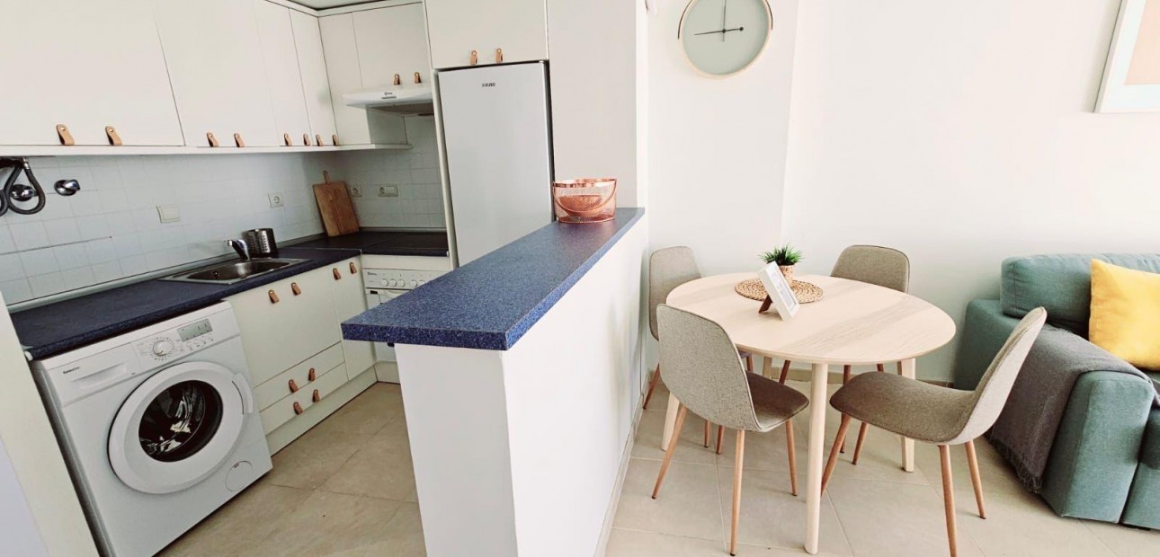 Herverkoop - Appartement / flat -
Torrevieja - Los balcones