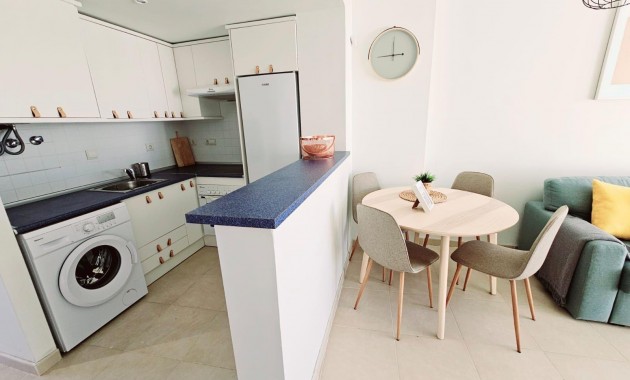 Herverkoop - Appartement / flat -
Torrevieja - Los balcones