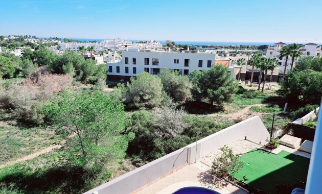 Herverkoop - Appartement / flat -
Torrevieja - Los balcones