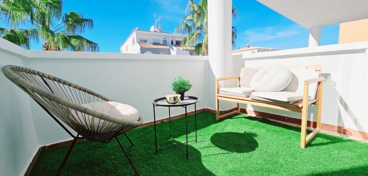 Herverkoop - Appartement / flat -
Torrevieja - Los balcones