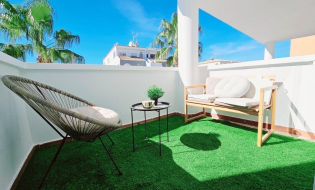 Herverkoop - Appartement / flat -
Torrevieja - Los balcones