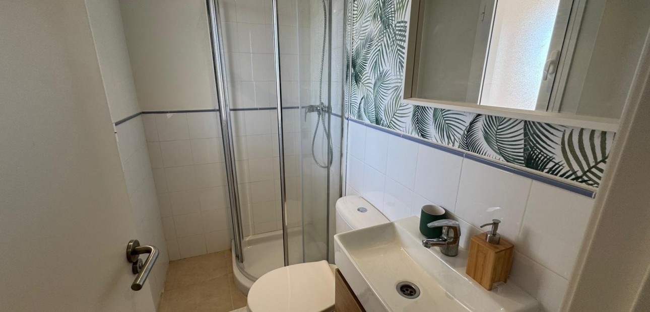 Herverkoop - Appartement / flat -
Torrevieja - Los balcones
