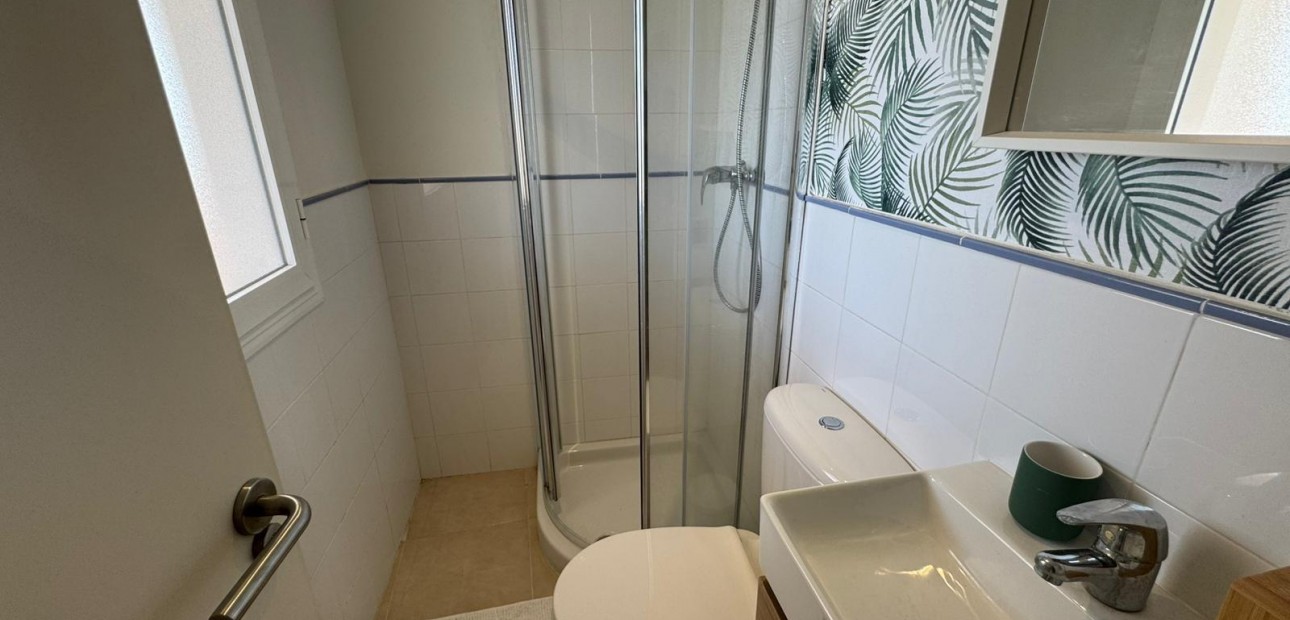 Herverkoop - Appartement / flat -
Torrevieja - Los balcones