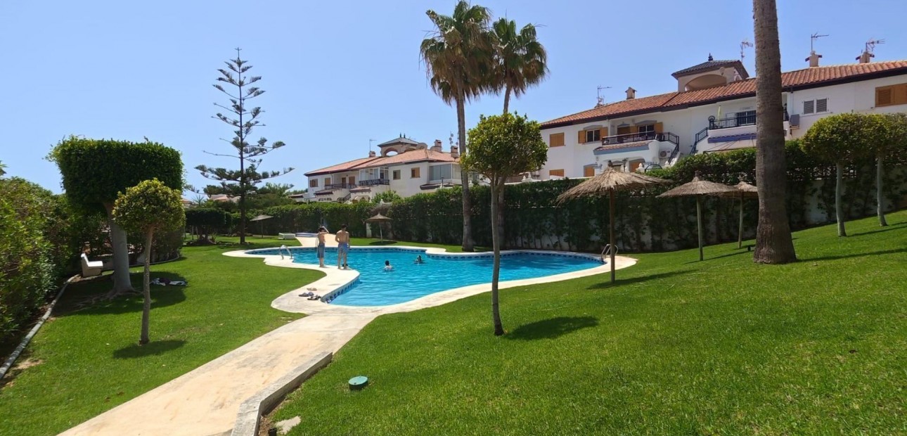 Venta - Apartamento / piso -
Pilar de la Horadada - Mil Palmeras