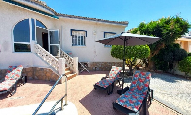 Venta - Villa -
Ciudad Quesada - Pueblo Bravo