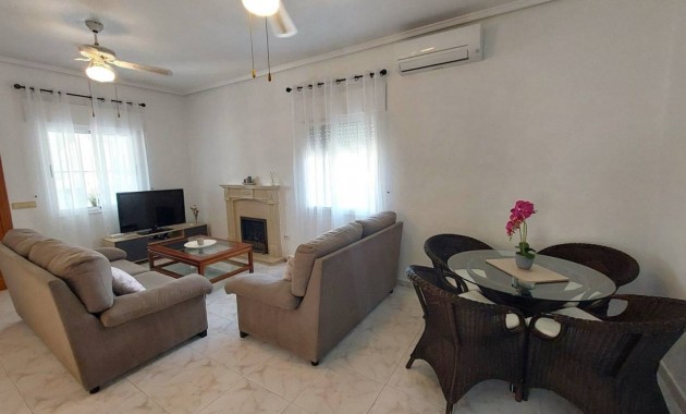 Venta - Villa -
Ciudad Quesada - Pueblo Bravo