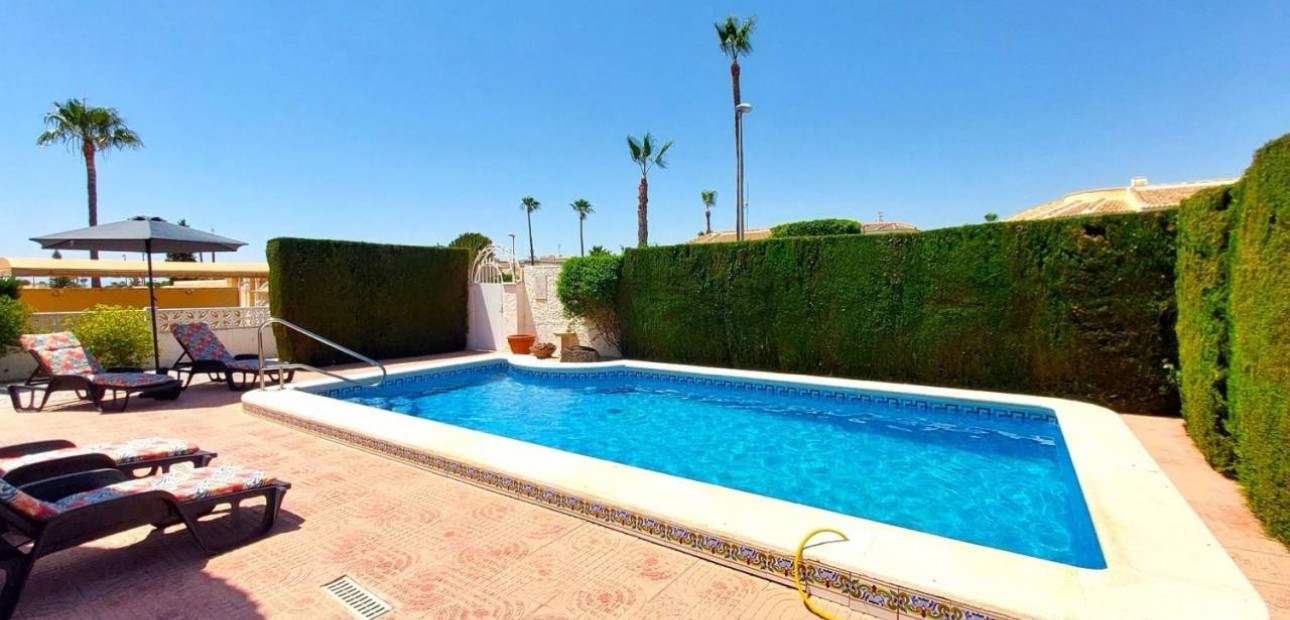Venta - Villa -
Ciudad Quesada - Pueblo Bravo