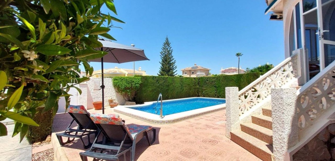 Venta - Villa -
Ciudad Quesada - Pueblo Bravo