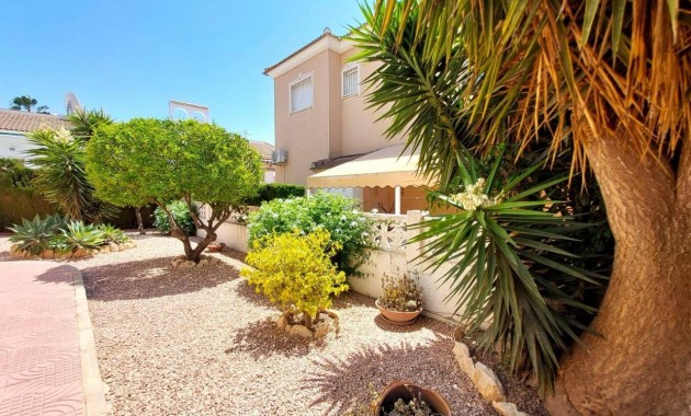 Venta - Villa -
Ciudad Quesada - Pueblo Bravo