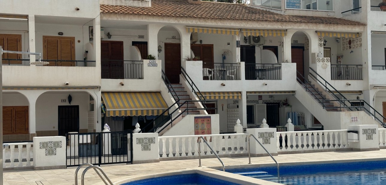 Sale - Apartment / flat -
Torrevieja - Los Frutales