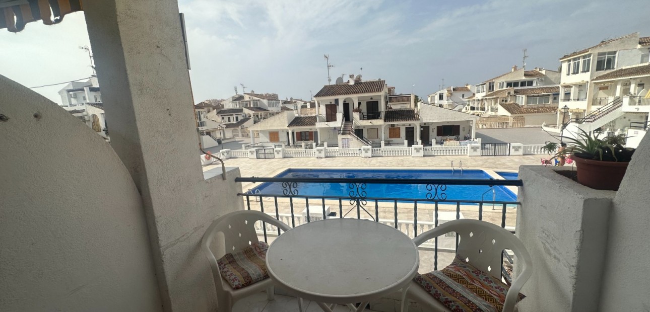 Sale - Apartment / flat -
Torrevieja - Los Frutales