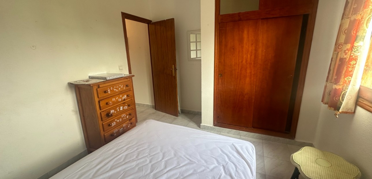 Sale - Apartment / flat -
Torrevieja - Los Frutales
