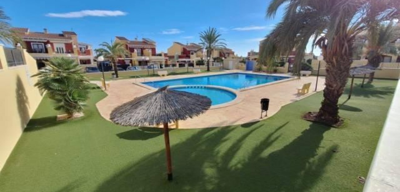 Venta - Bungalow -
Torrevieja - Centro