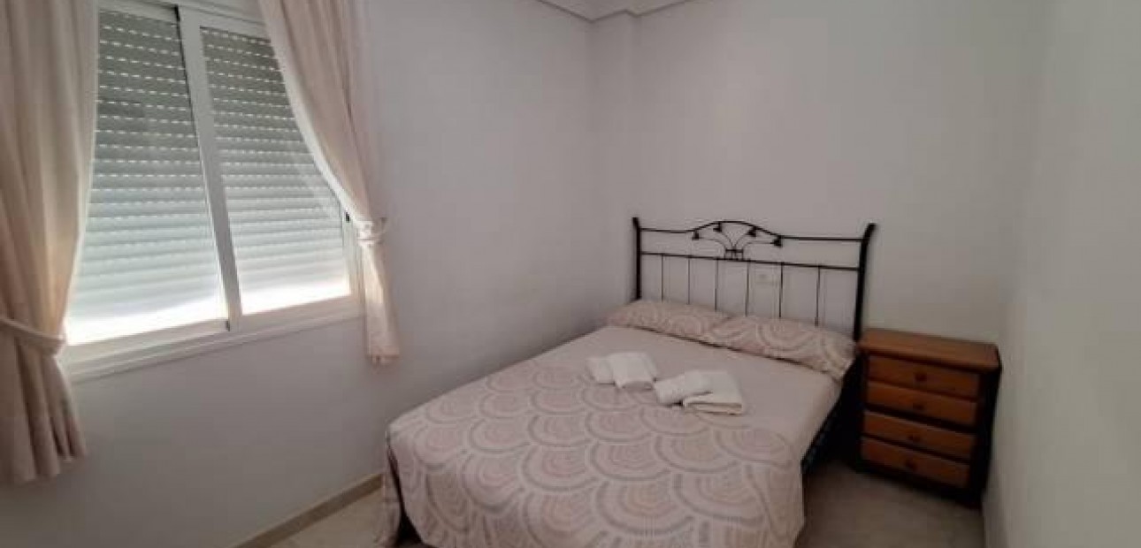 Venta - Bungalow -
Torrevieja - Centro