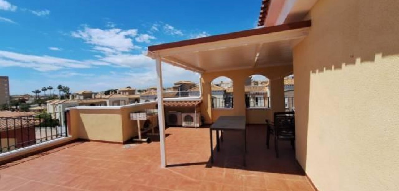 Venta - Bungalow -
Torrevieja - Centro