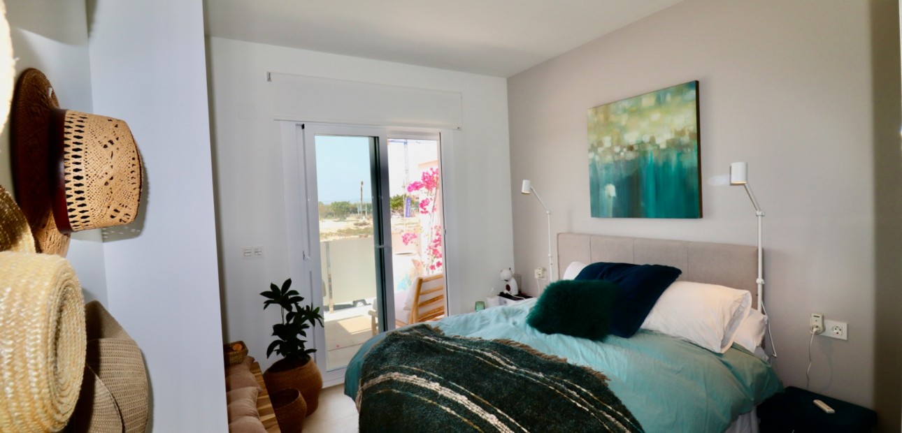 Venta - Apartamento / piso -
Guardamar del Segura - El Raso