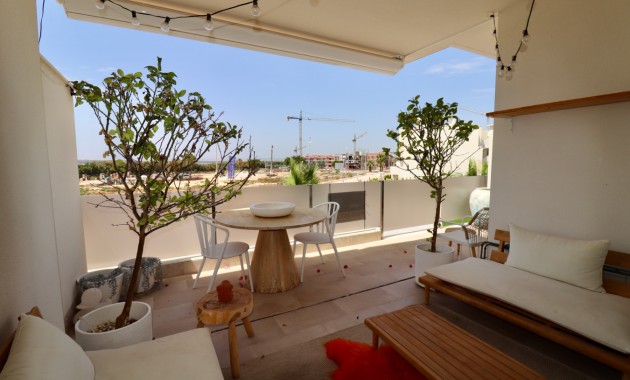 Venta - Apartamento / piso -
Guardamar del Segura - El Raso