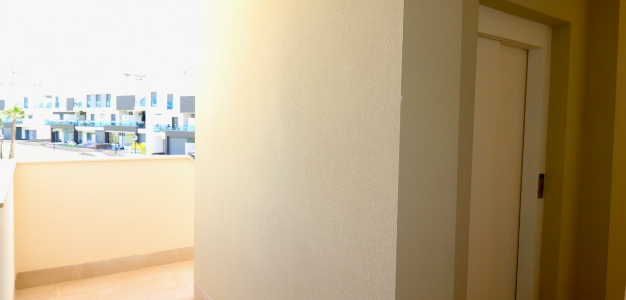 Venta - Apartamento / piso -
Guardamar del Segura - El Raso