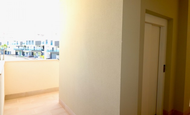 Venta - Apartamento / piso -
Guardamar del Segura - El Raso