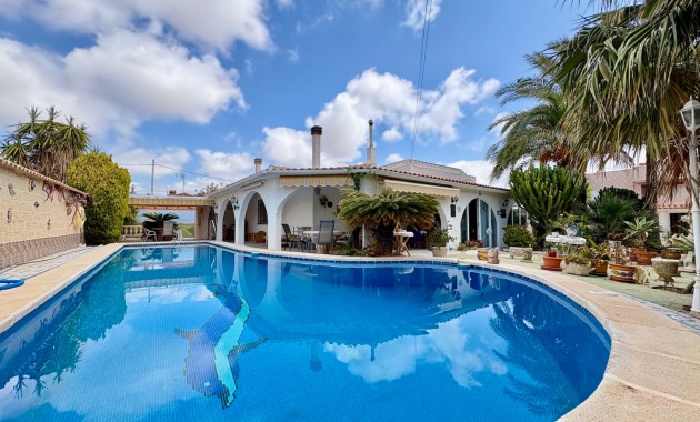 Venta - Single Family Home -
Orihuela Costa - Montezenia