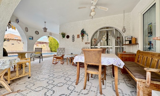 Venta - Single Family Home -
Orihuela Costa - Montezenia